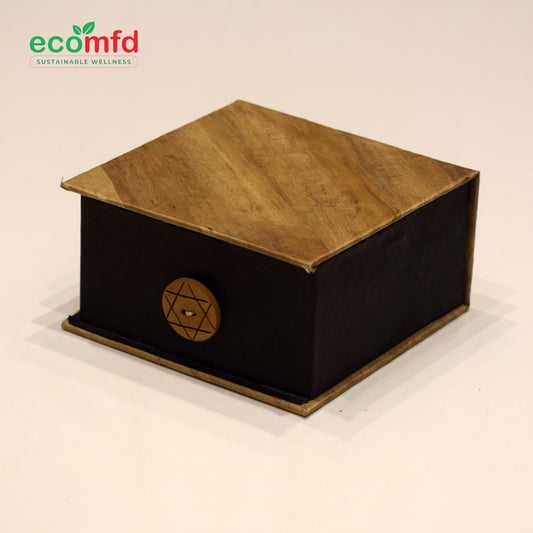 Water Hyacinth Gift Box